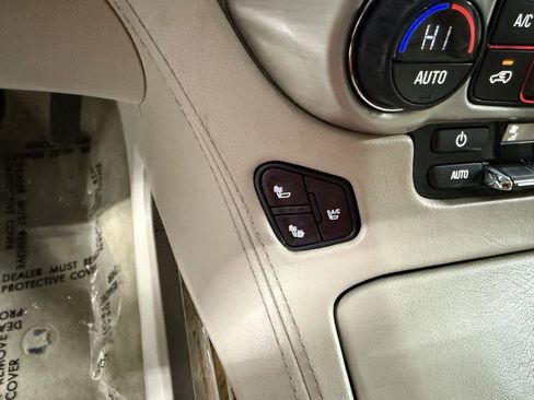 Used 2015 GMC Yukon XL Denali w/ Premium Package image 20