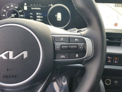 Used 2023 Kia Sportage SX image 31