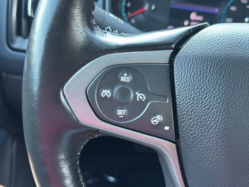 Used 2022 Chevrolet Colorado Z71 AWD/4WD image 31