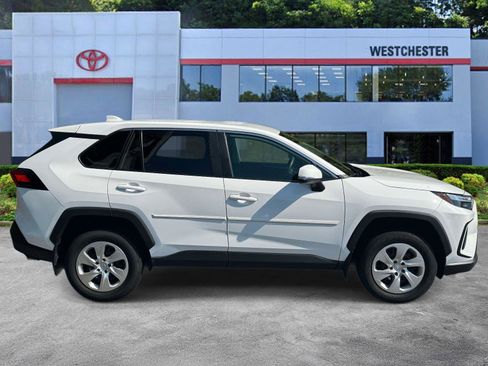 Used 2023 Toyota RAV4 LE AWD/4WD image 8