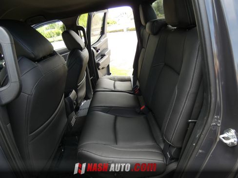 Used 2025 Toyota Tacoma TRD Sport AWD/4WD image 51