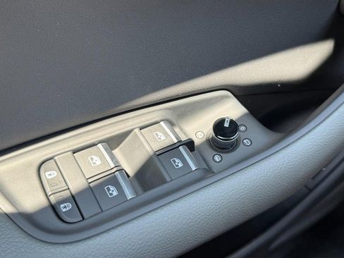 New 2025 Audi Q8 Premium image 16