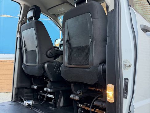 Used 2019 Dodge Grand Caravan SE image 26