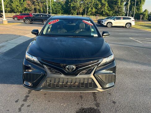 Used 2023 Toyota Camry SE image 9