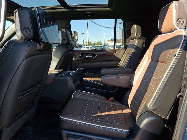 Used 2026 GMC Yukon XL Denali Ultimate AWD/4WD image 10