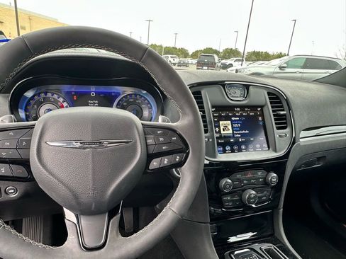 Used 2023 Chrysler 300 S w/ Comfort Group image 9