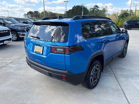 New 2026 Jeep Cherokee Laredo image 5