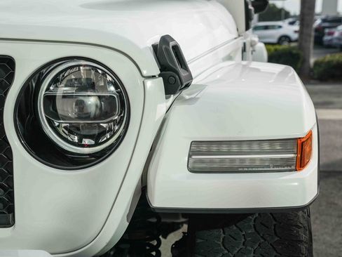 Used 2022 Jeep Wrangler Unlimited Sahara image 8