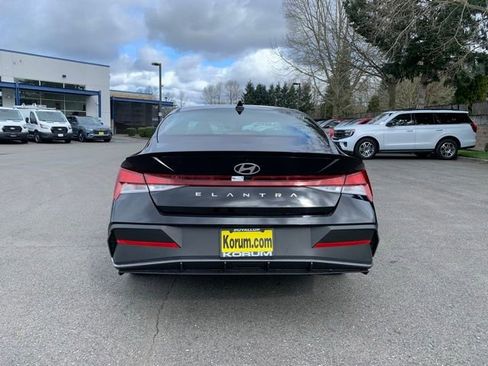 New 2026 Hyundai Elantra Sport FWD image 4
