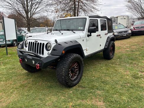 Used 2016 Jeep Wrangler Unlimited Sahara image 17