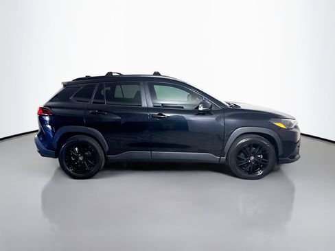 Used 2024 Toyota Corolla Cross AWD Hybrid w/ Moonroof Package image 11