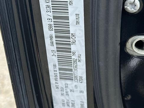 Used 2019 RAM 1500 Classic SLT w/ Black Appearance Group image 30