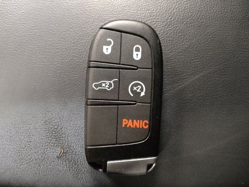 Used 2017 Dodge Journey Crossroad w/ Rear Seat Video Group I image 32