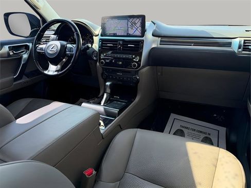 Used 2022 Lexus GX 460 Premium w/ Accessory Package image 34