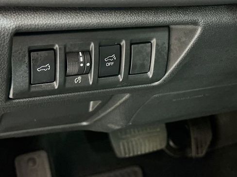 Used 2025 Subaru Outback Limited image 10