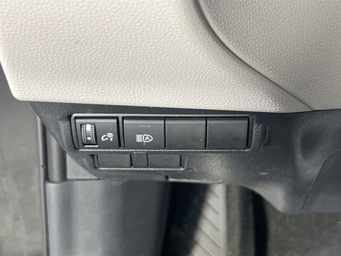 Used 2022 Toyota Corolla Cross LE image 10