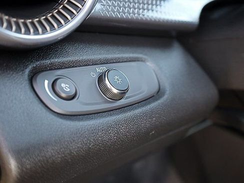 Used 2025 Chevrolet Trax ACTIV image 29