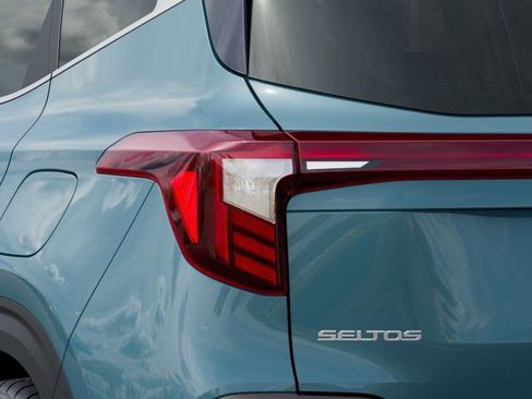 New 2026 Kia Seltos SX image 11