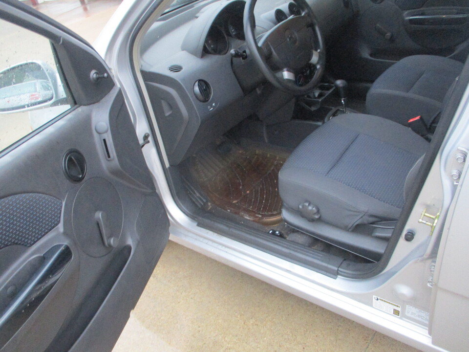 Used 2006 Chevrolet Aveo LS FWD image 24