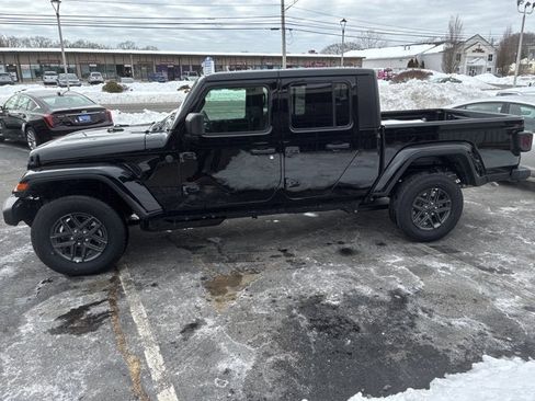 New 2026 Jeep Gladiator Sport image 6
