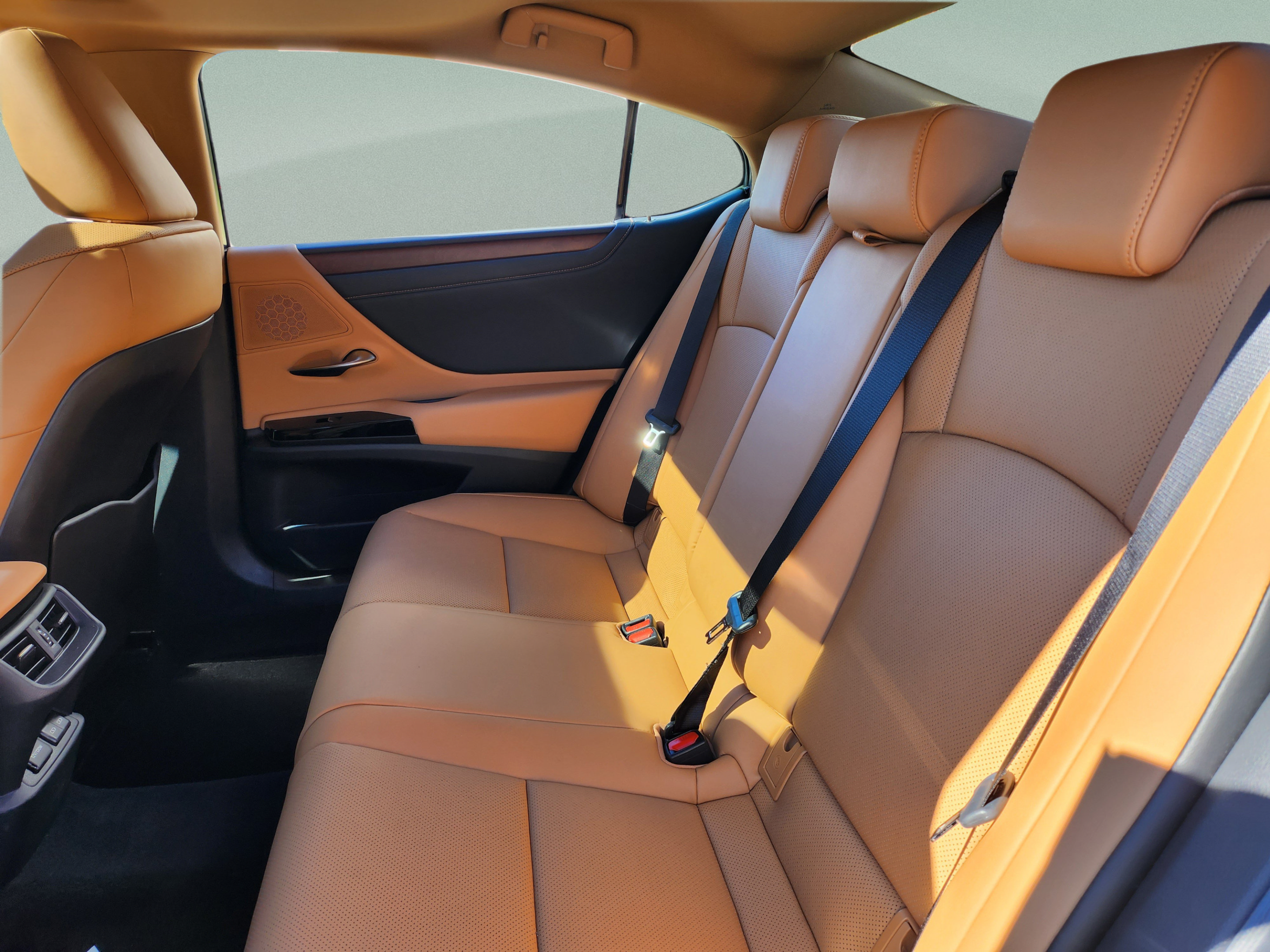 Certified 2025 Lexus ES 350 w/ Premium Package FWD image 18