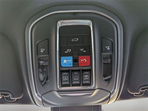 Used 2025 Jeep Wagoneer S Limited image 24