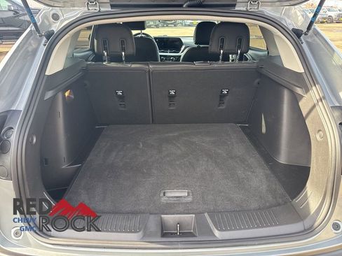 Used 2024 Chevrolet Trax LT w/ Driver Confidence Package image 9