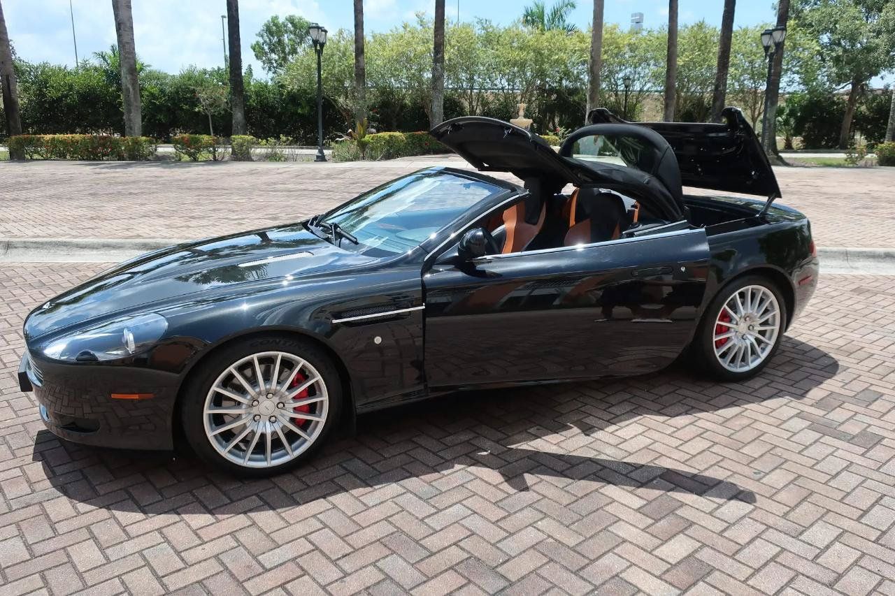 Used 2006 Aston Martin DB9 Volante RWD image 16