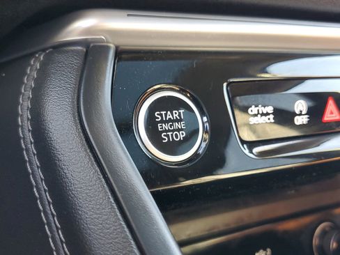 Used 2025 Audi Q5 Premium w/ Convenience Package image 33