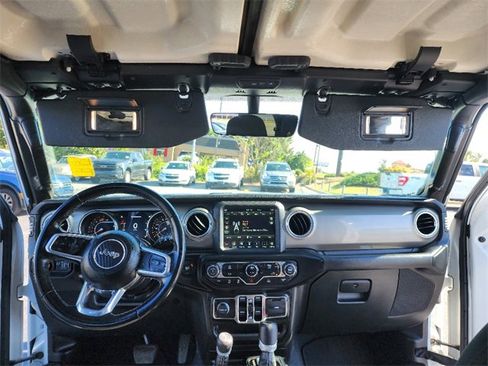 Used 2022 Jeep Wrangler Unlimited Sahara image 20
