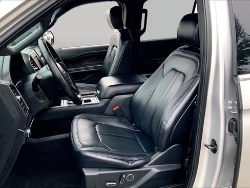 Certified 2019 Ford Expedition Max Limited RWD image 8