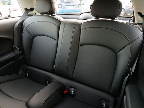 Used 2024 MINI Cooper 2-Door Hardtop image 19