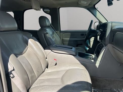 Used 2005 Chevrolet Tahoe Z71 w/ Preferred Equipment Group AWD/4WD image 24