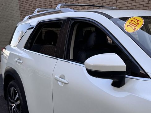 Used 2024 Nissan Pathfinder Platinum w/ Cargo Package image 7