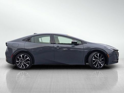Used 2024 Toyota Prius Prime FWD image 3