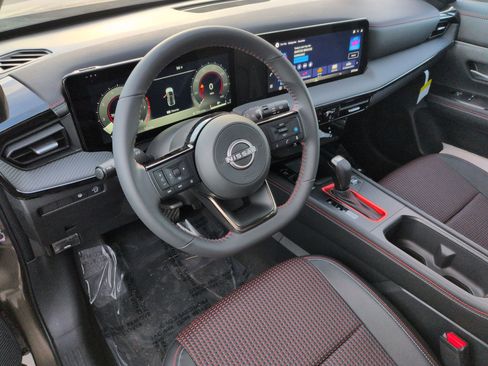 New 2026 Nissan Kicks SR image 2