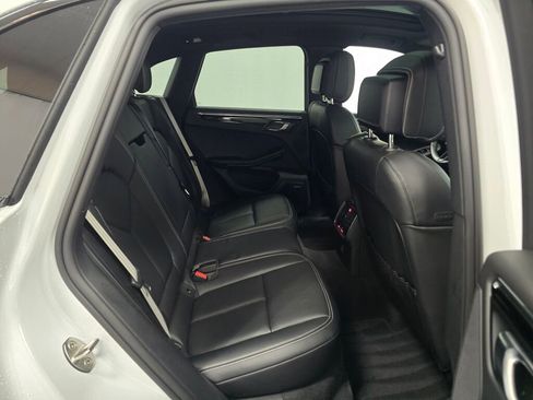 Certified 2025 Porsche Macan Turbo image 24