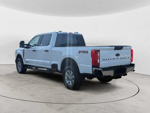 Used 2023 Ford F350 XLT AWD/4WD image 7