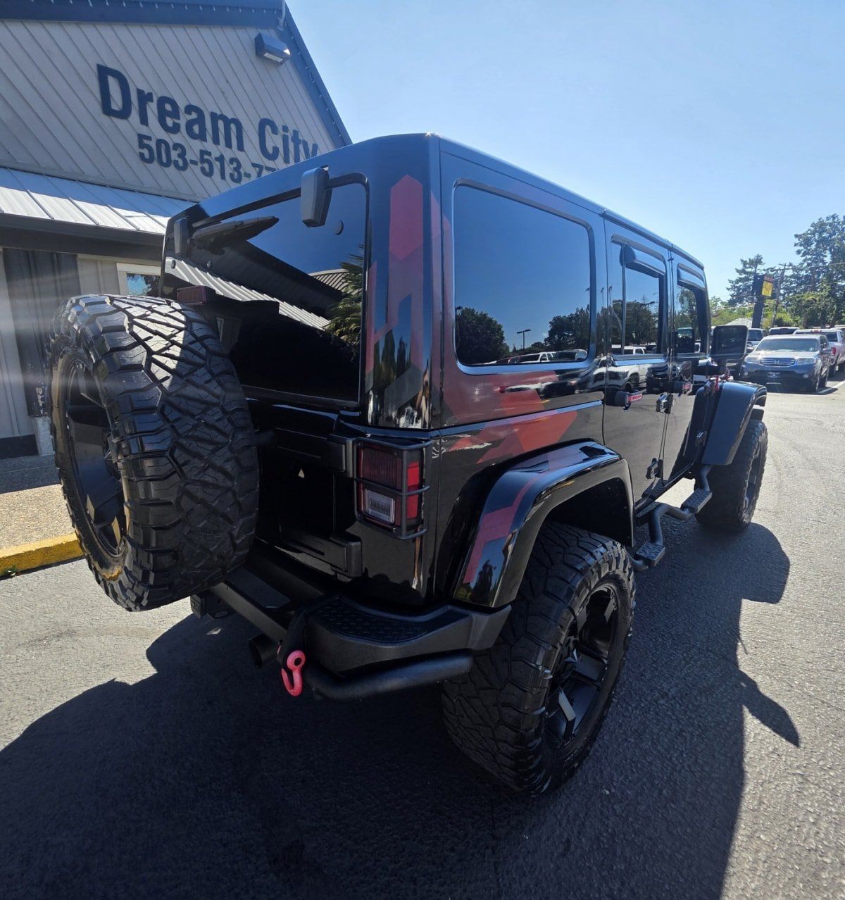 Used 2017 Jeep Wrangler Unlimited Sahara AWD/4WD image 3