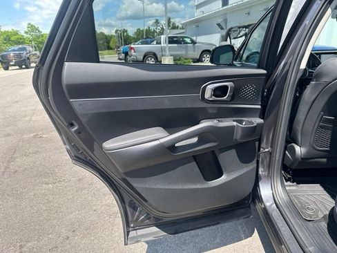 Used 2023 Kia Sorento EX AWD/4WD image 17