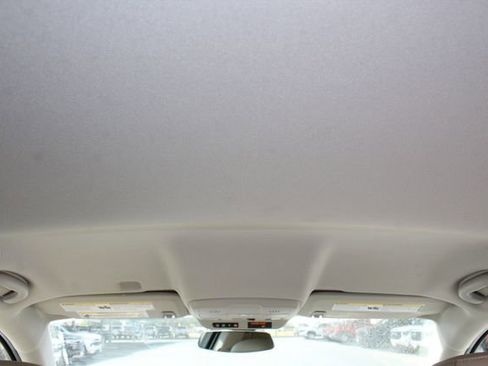 Used 2019 Buick Envision Essence FWD image 18