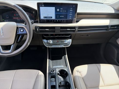 Certified 2024 Lincoln Corsair Grand Touring w/ Rear Removable Package Tray AWD/4WD image 18