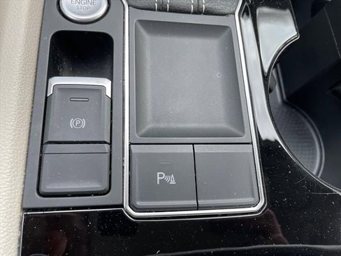 Used 2022 Volkswagen Atlas SE image 24