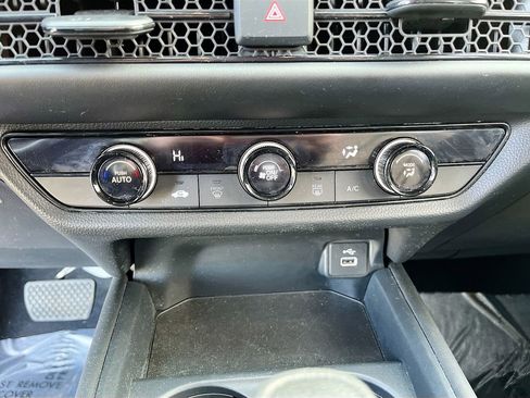 Used 2023 Honda HR-V LX image 15
