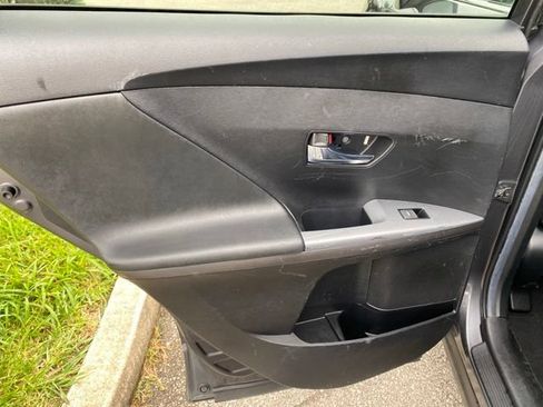 Used 2013 Toyota Venza LE FWD image 20