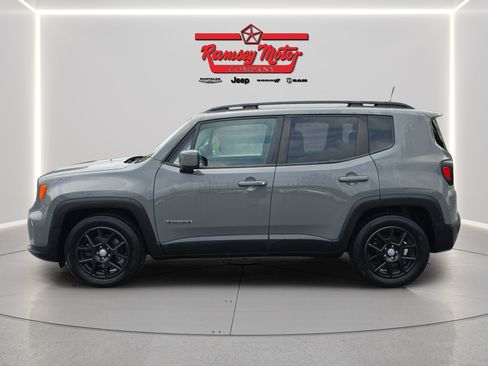 Used 2020 Jeep Renegade Latitude FWD image 2
