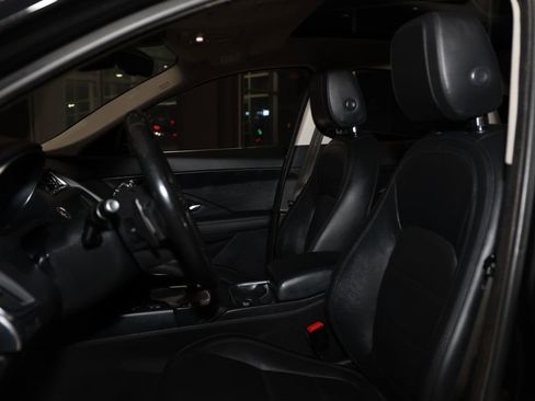 Used 2019 Jaguar E-PACE SE image 11
