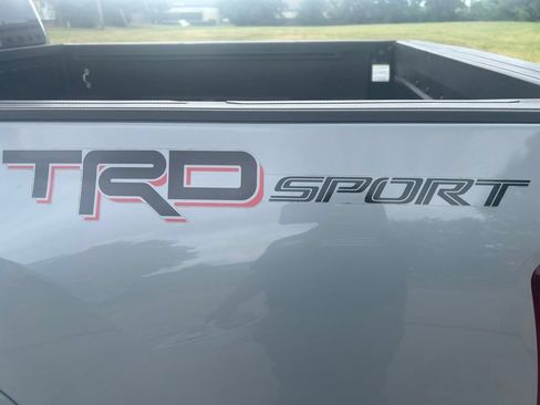 Used 2019 Toyota Tacoma TRD Sport w/ Technology Package RWD image 9