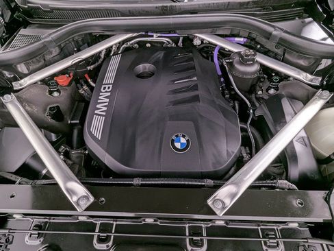 Used 2024 BMW X7 xDrive40i w/ M Sport Package AWD/4WD image 55