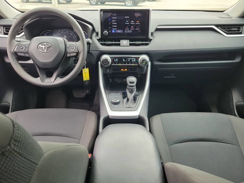 Used 2024 Toyota RAV4 LE AWD/4WD image 12